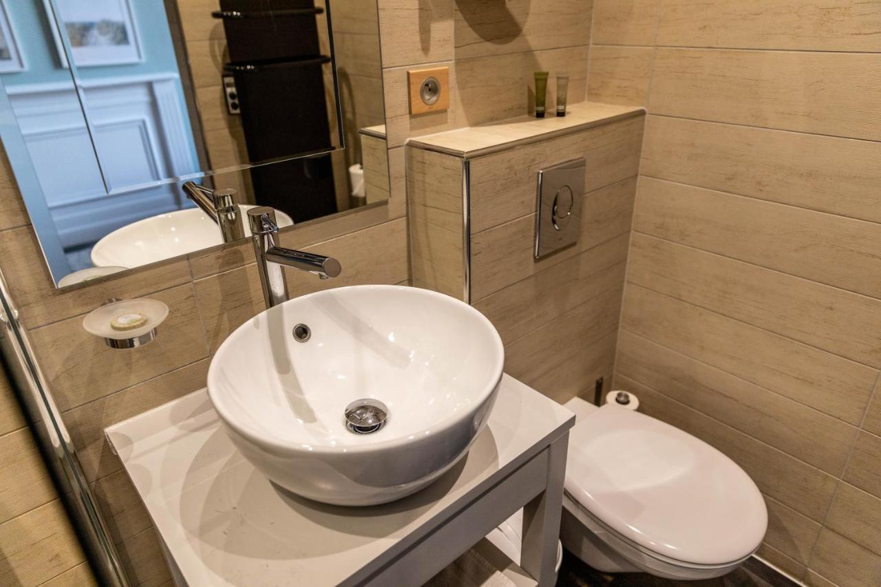 Hotel O Chateau Hayange Bagian luar foto