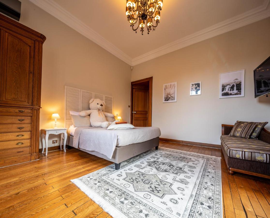 Hotel O Chateau Hayange Bagian luar foto