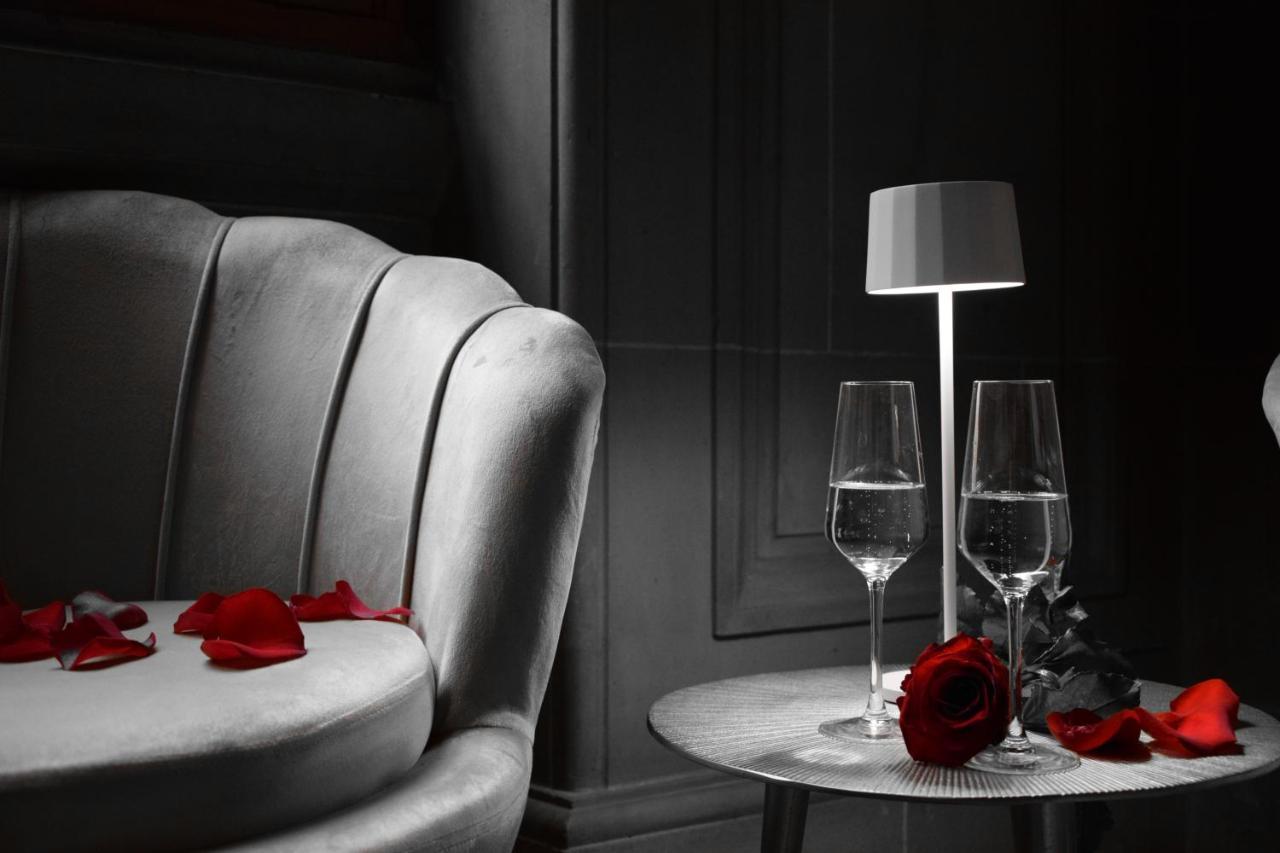 Hotel O Chateau Hayange Bagian luar foto
